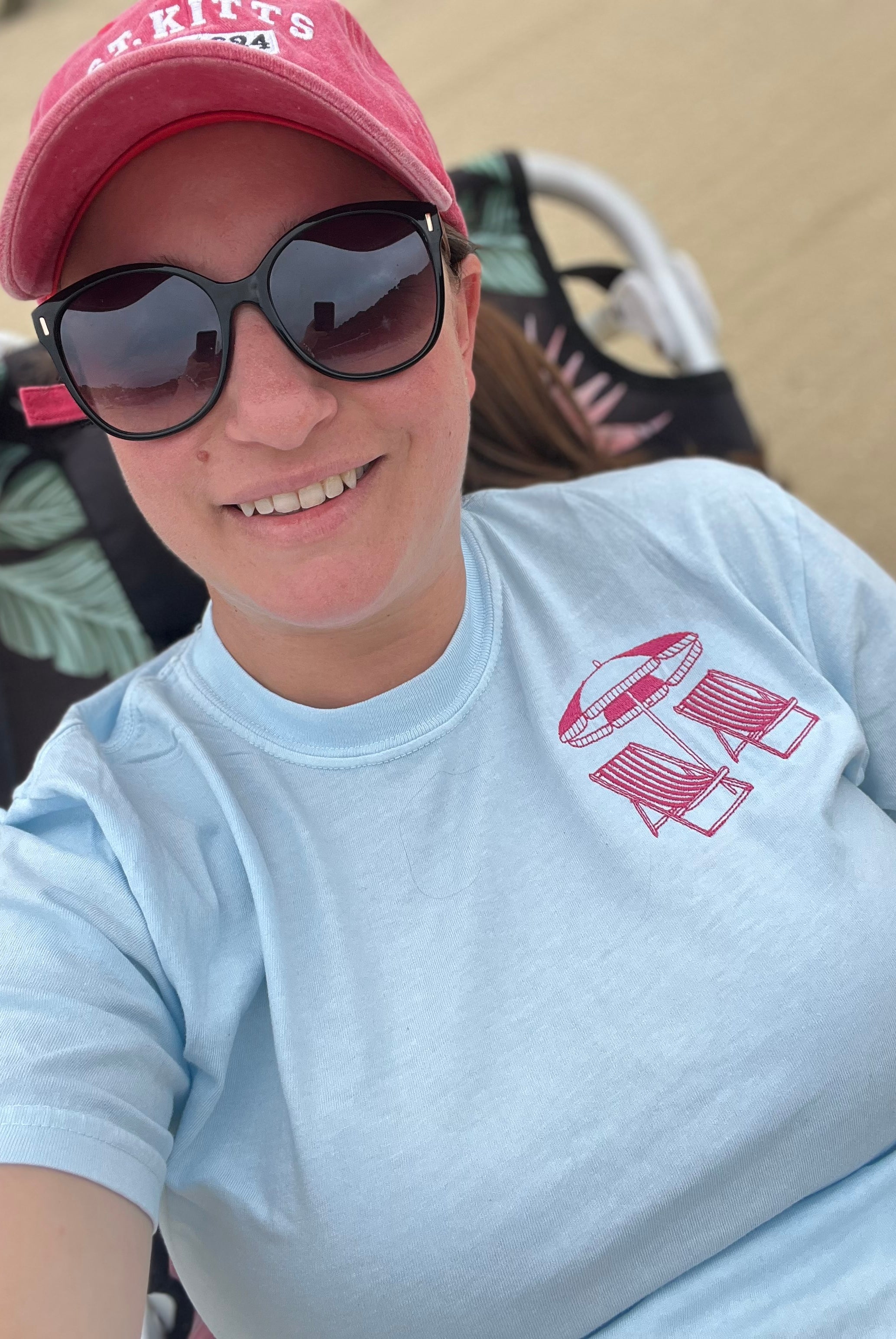 beach-chairs-embroidered-summer-t-shirt
