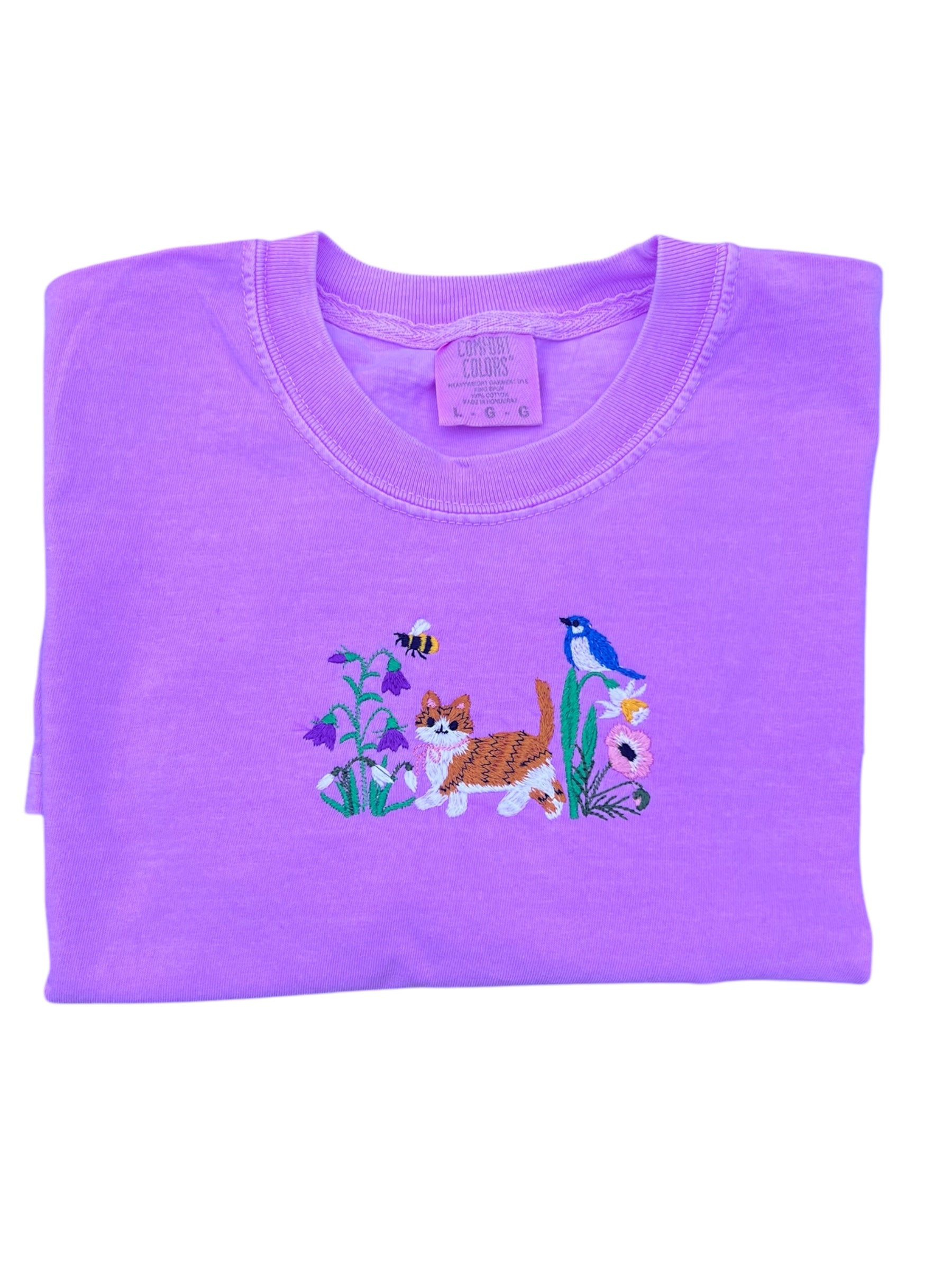 Cat with flowers spring t-shirt embroidered