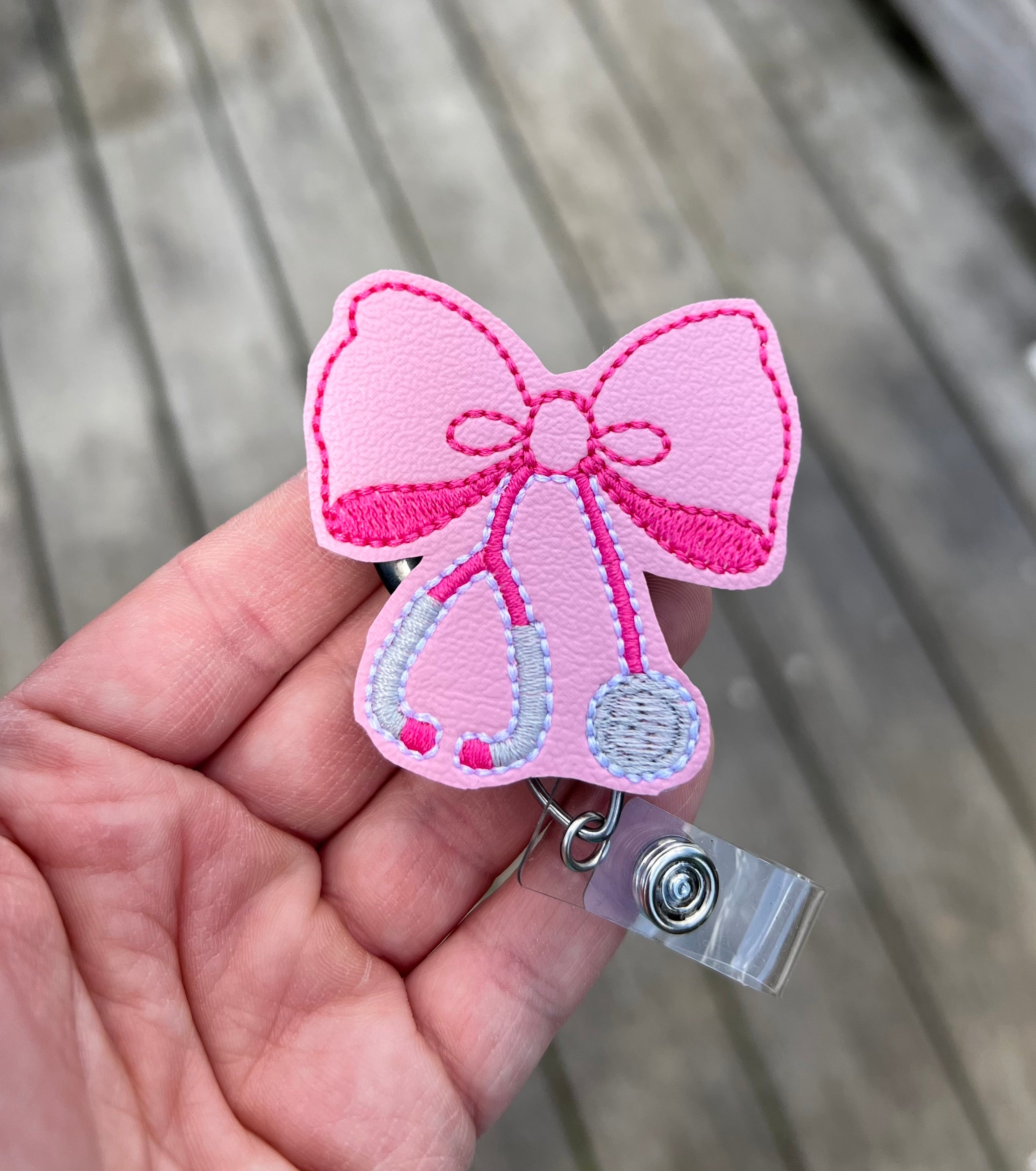 stethoscope-bow-badge-reel